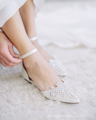 Satin Pointy Toe Flats with Oversized Rhinestones Applique EmbellishmentsWomen Shoes