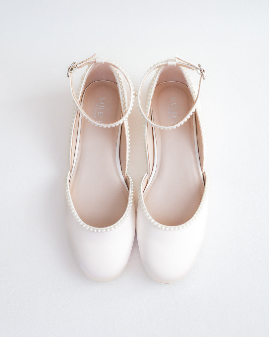 Women's Wedding Shoes Ivory Pointed Toe Flat Heel Bridal Shoes with Pearl