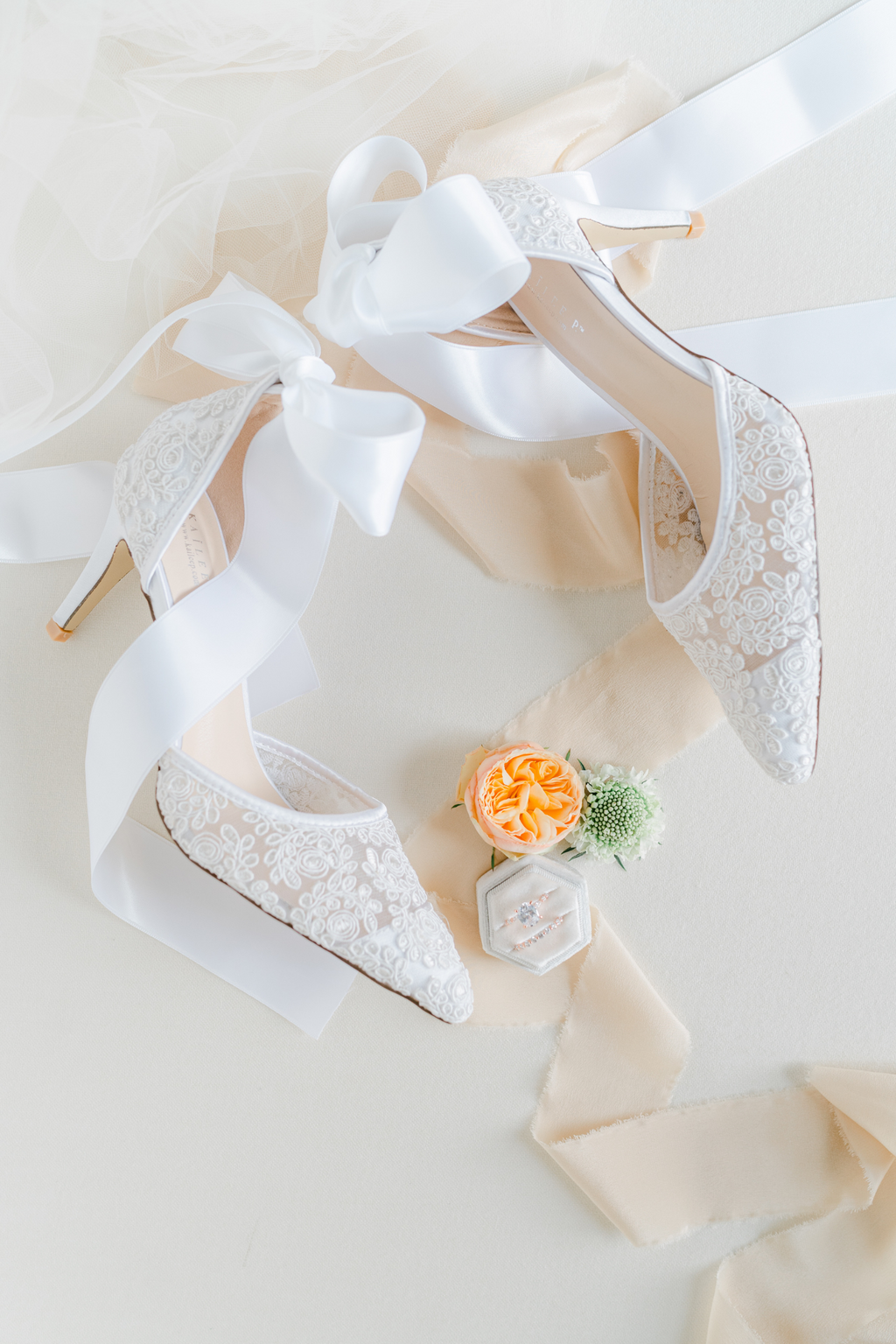 chinese dress ladies Duntery Simple Bridal Lace Wedding Shoes Pointed Toe Mid Heels, White / US4/EU35/UK2 main image 0