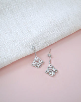 fan-shaped rhinestones dangled earring
