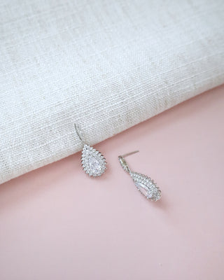 pear-shaped rhinestones stud silver earring