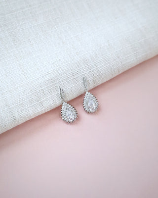 pear-shaped rhinestones stud silver earring
