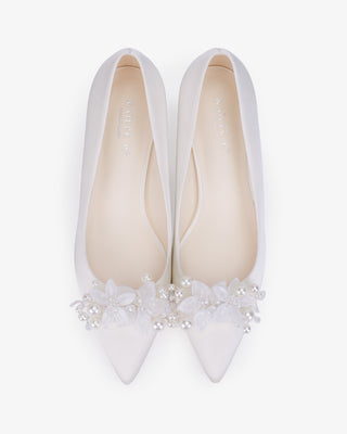 White Satin Pointy Toe Low Block Heels Wedding Pumps with Frosted Bloom