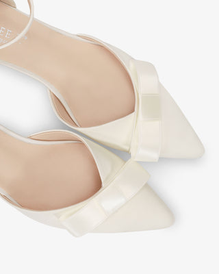 Ivory Satin Pointy Toe Low Block Heels Wedding Shoes with Gentle Ribbon