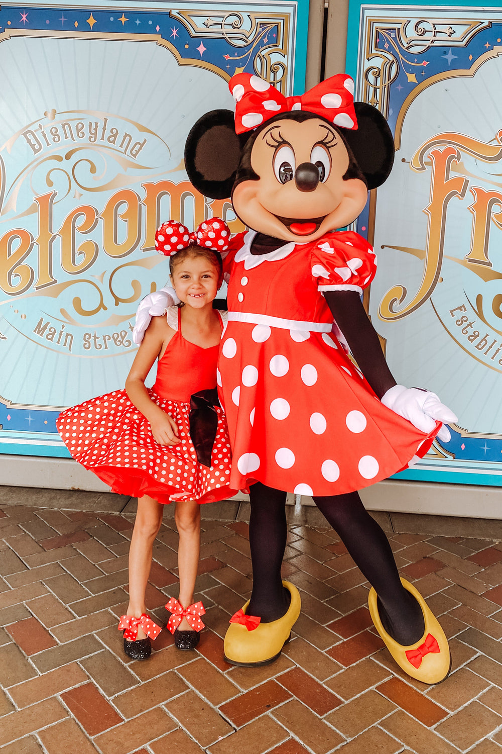MINNIE MOUSE