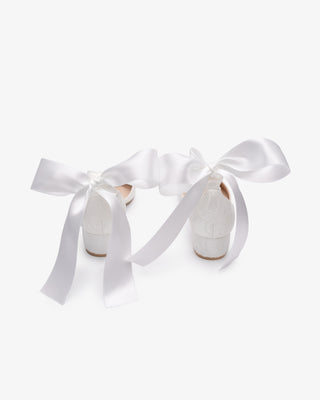 White Lace Round Toe Low Block Heel Wedding Shoes with Wrapped Satin Tie