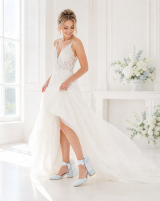 Lace Round Toe Low Block Heel Wedding Shoes with Wrapped Ankle Tie