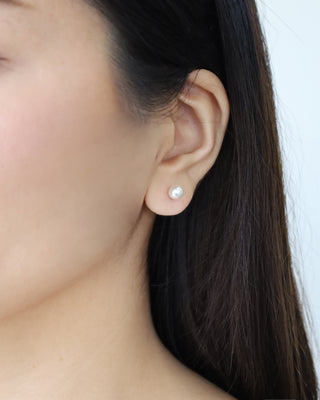 Amelia Pearl Earring