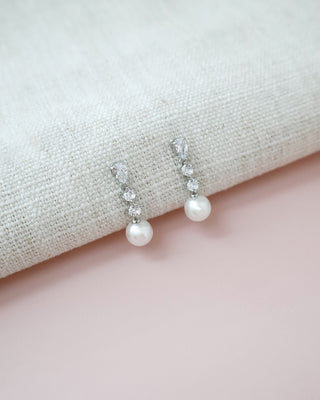 Lulu Pearl Drop Earring