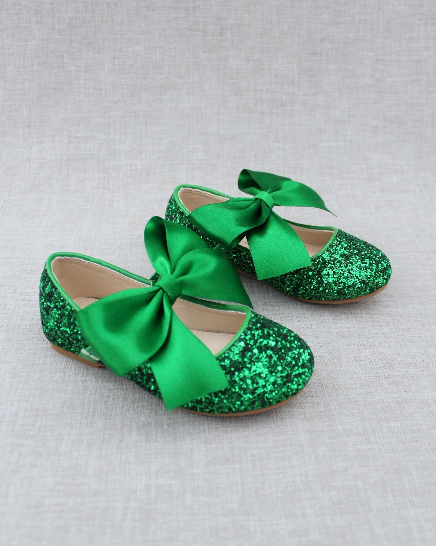 Girls discount green shoes