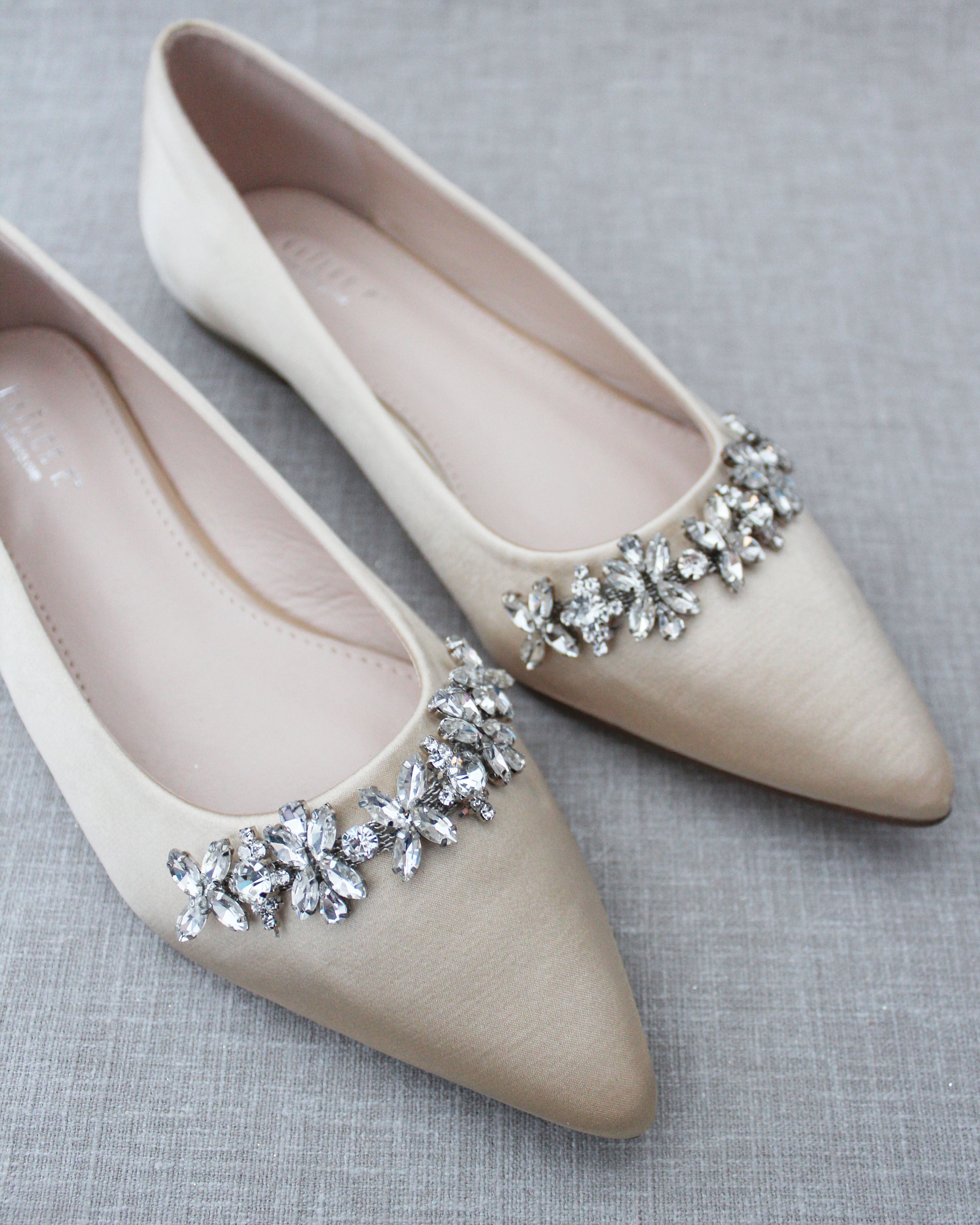 champagne flat dress shoes Elegant Champagne Pearl Rhinestone Satin Wedding Shoes 2021 Pointed Toe Flat Wedding Heels