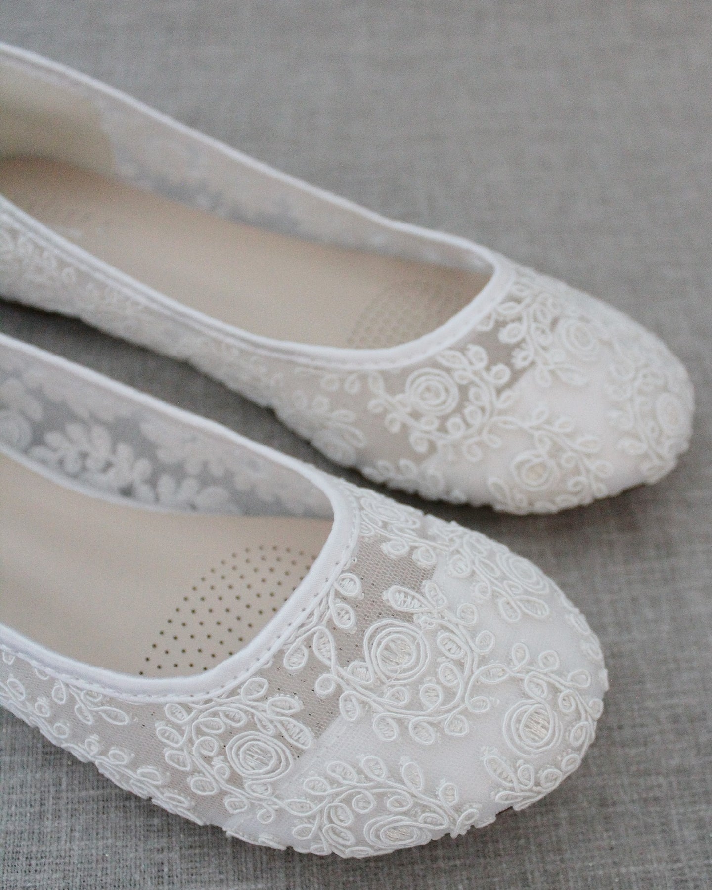 White lace hot sale ballet flats